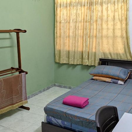 Homestay Budget Lenggong Kampong Ulu Jepai Exterior foto