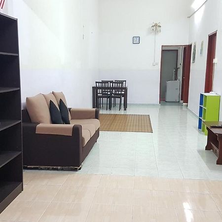 Homestay Budget Lenggong Kampong Ulu Jepai Exterior foto