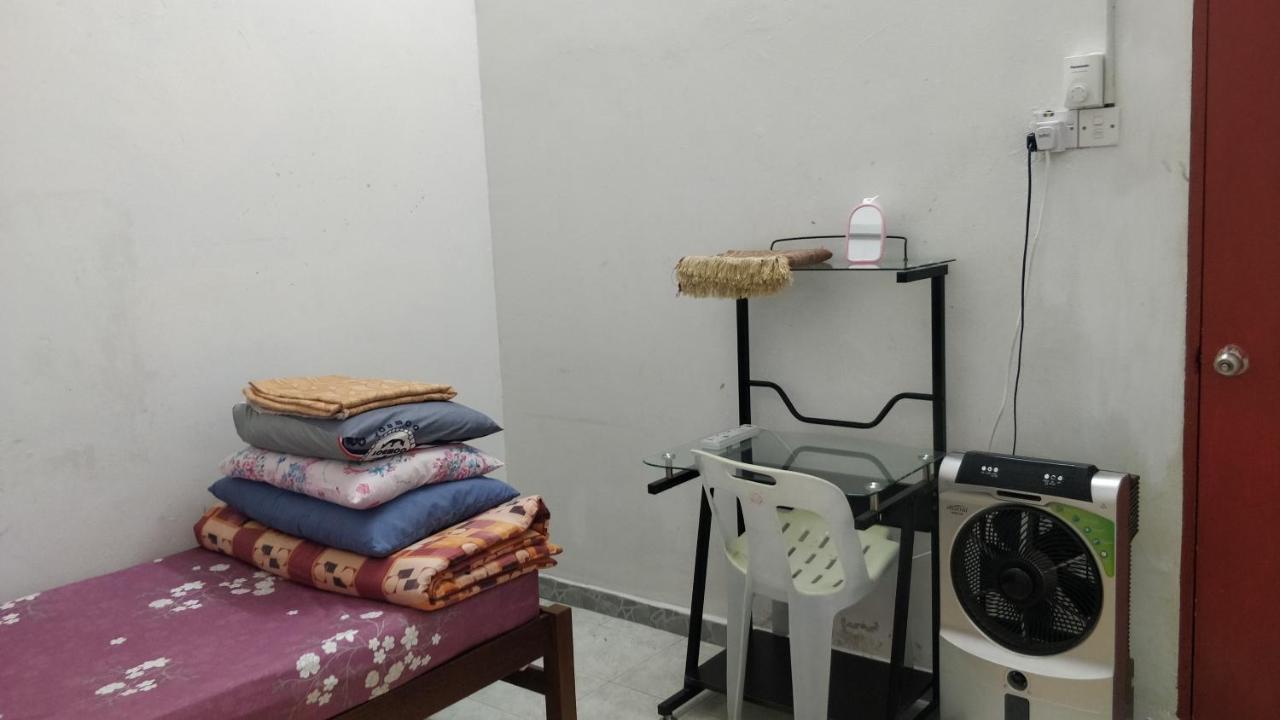 Homestay Budget Lenggong Kampong Ulu Jepai Exterior foto