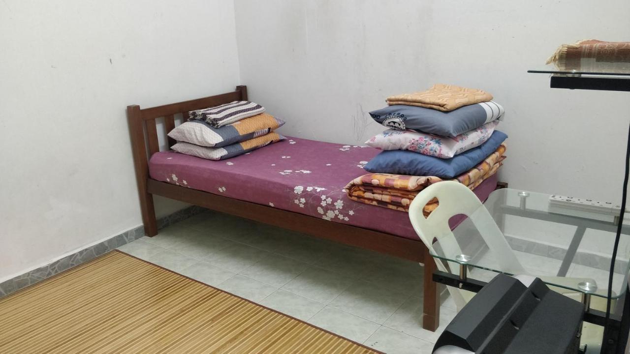 Homestay Budget Lenggong Kampong Ulu Jepai Exterior foto