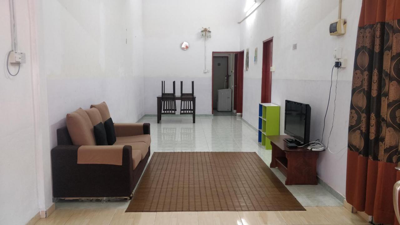 Homestay Budget Lenggong Kampong Ulu Jepai Exterior foto